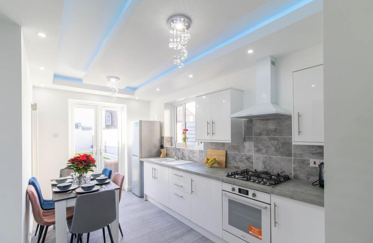 Open Mind Property - 6 Luxury Bedrooms With Free Parking Πόρτσμουθ Εξωτερικό φωτογραφία